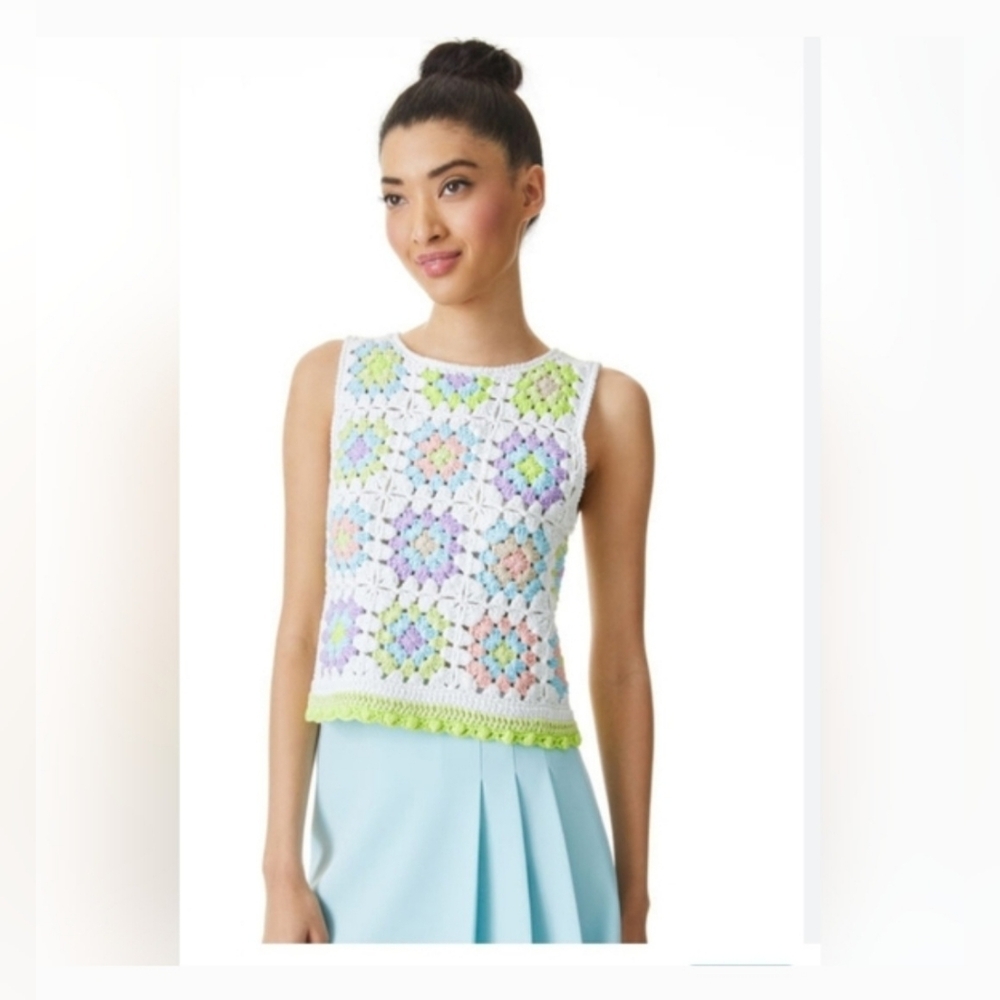 Alice + Olivia Reva Medallion Crocheted Top Size Small - Picture 3 of 11